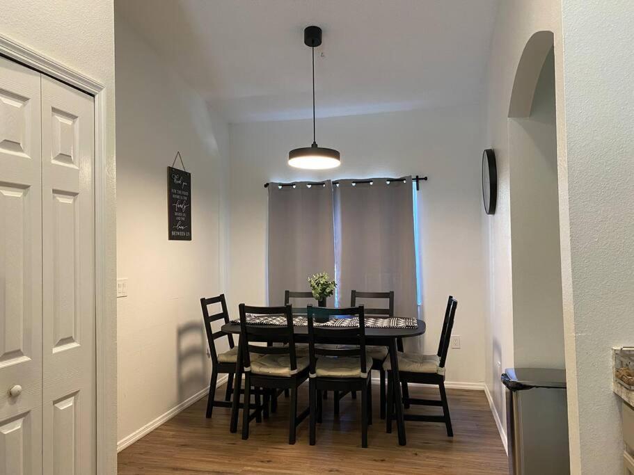 Home Away From Home Close To Parks - Pet Friendly Davenport Exterior photo