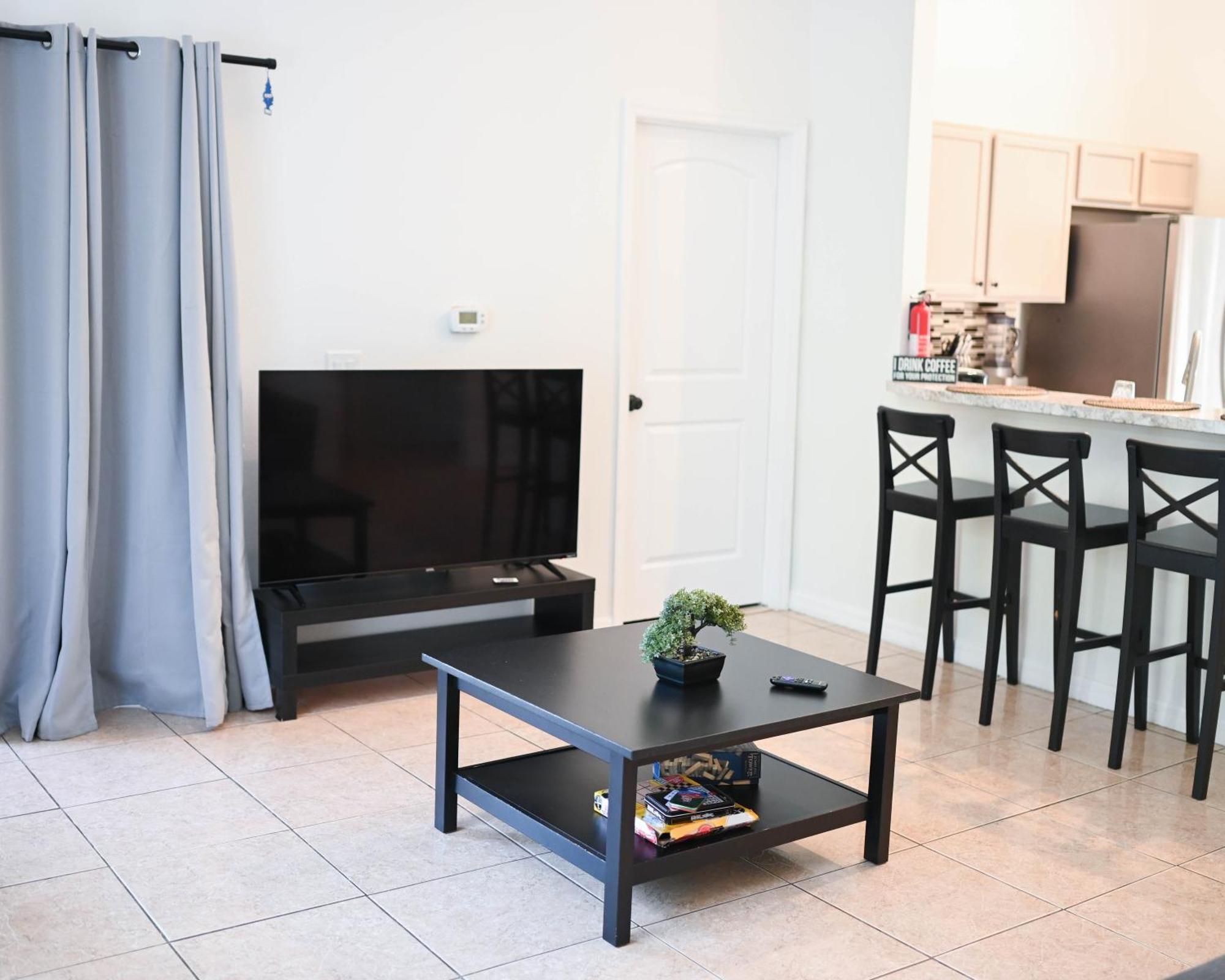 Home Away From Home Close To Parks - Pet Friendly Davenport Exterior photo