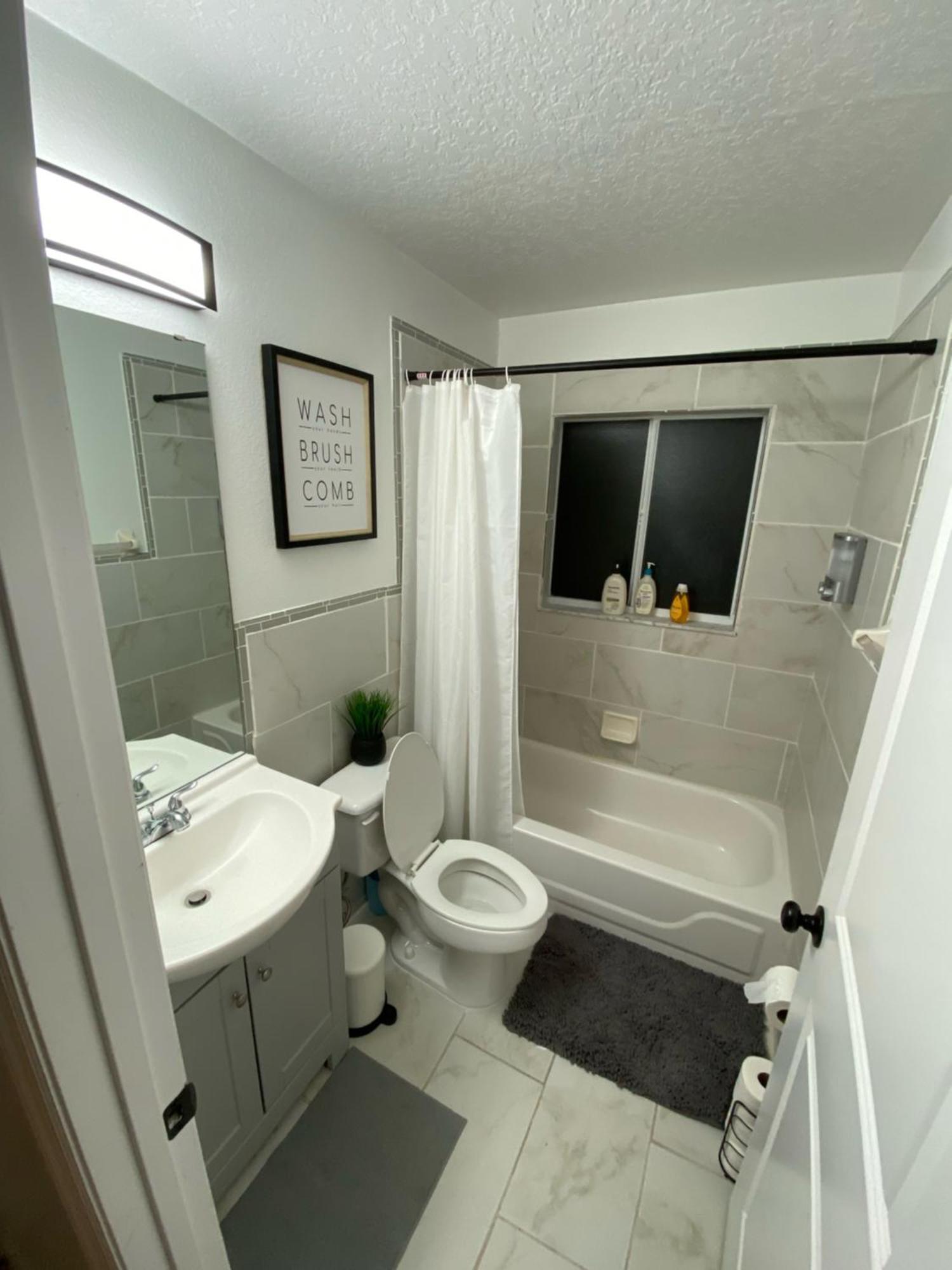 Home Away From Home Close To Parks - Pet Friendly Davenport Exterior photo